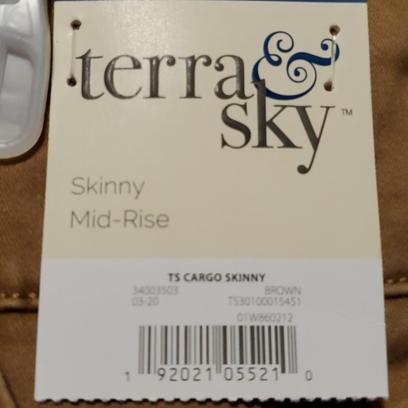TERRA AND SKY SKINNY MID-RISE CARGO PANTS 👖 - Picture 7 of 10